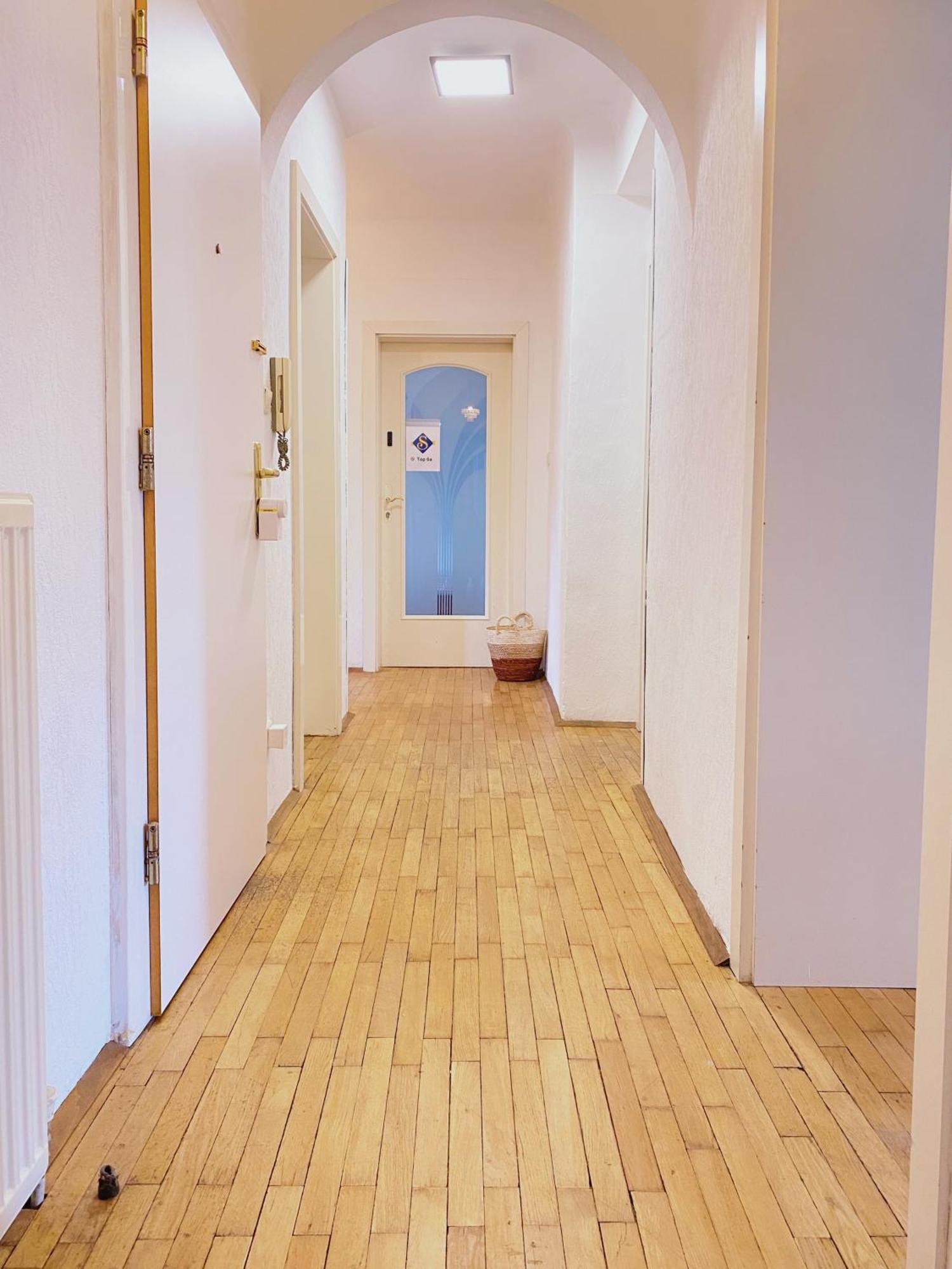 Royal Retreat - Steps From Schoenbrunn Palace!! Wien