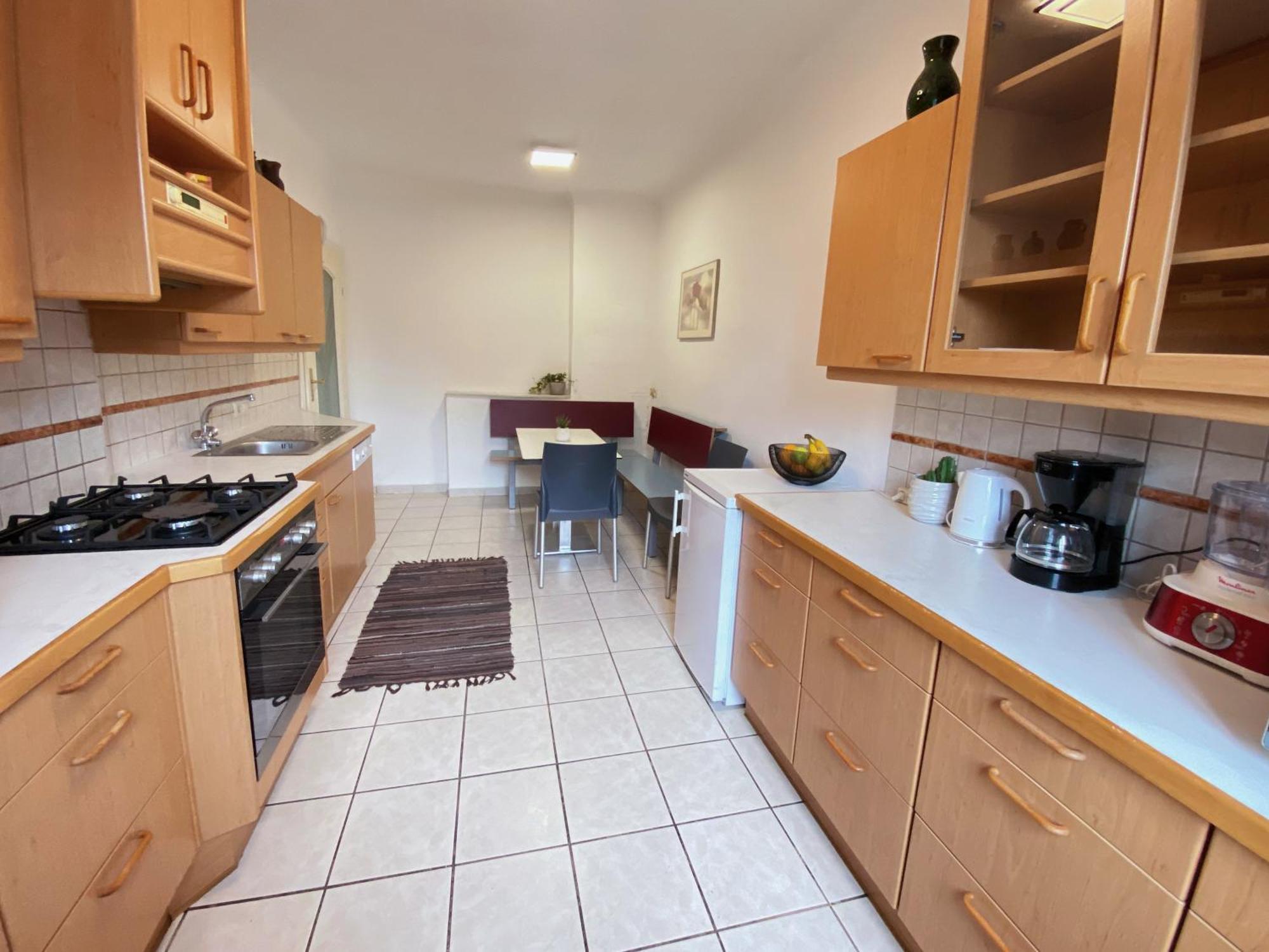 Royal Retreat - Steps From Schoenbrunn Palace!! Hostel Wien