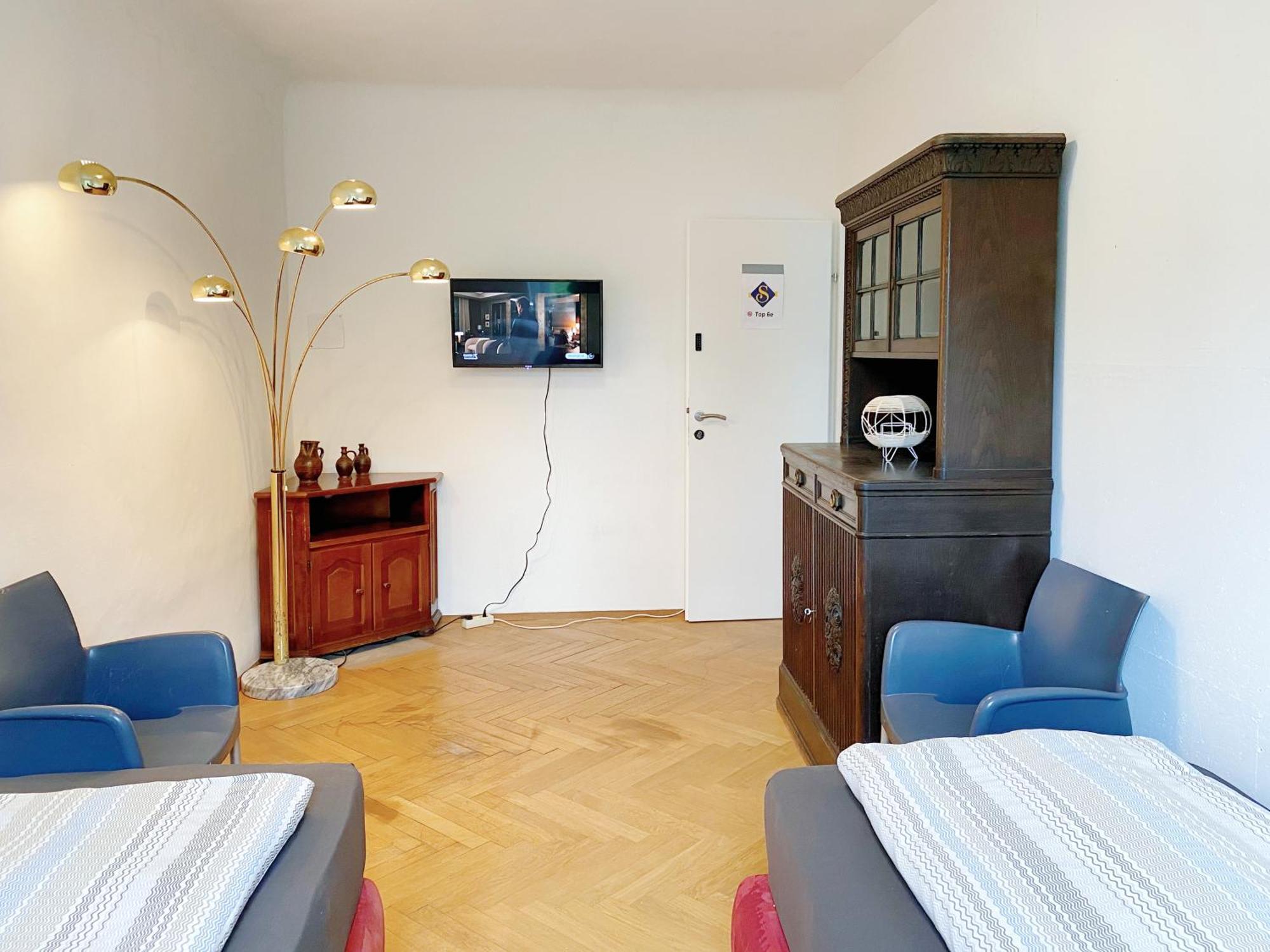 Royal Retreat - Steps From Schoenbrunn Palace!! Wien